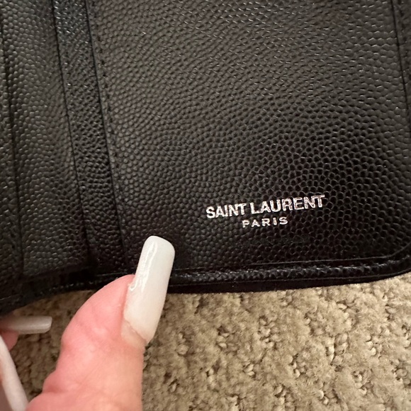 CASSANDRE MATELASSÉ COMPACT ZIP AROUND WALLET IN GRAIN DE POUDRE LEATHER - Picture 10 of 14